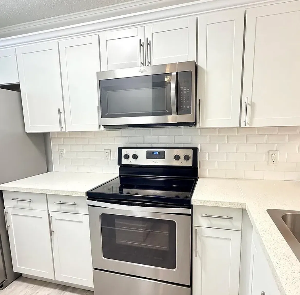 2 bed, 816 sqft, $1,600 — Photo 2