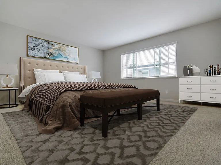 Beverly Plaza Apartments — Photo 9