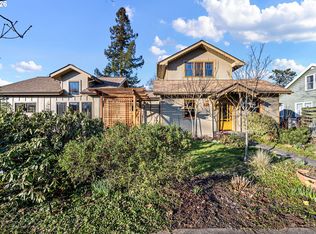 916 G St, Springfield, OR 97477