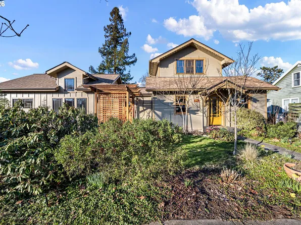 916 G St, Springfield, OR 97477