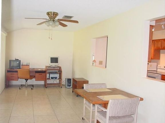 4th image of 10217 W Prairie Hills Cir