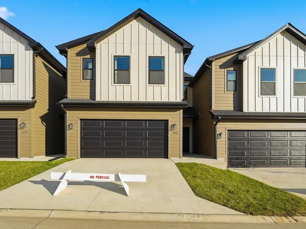 1343 Meadow Rose Pl, Waukee, IA 50263