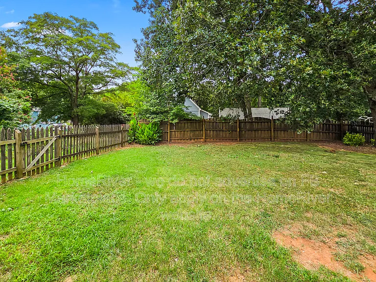 9444 Stately Oak Ln — Photo 18