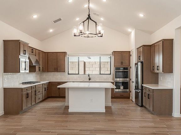 4th image of 20619 W Montebello Avenue