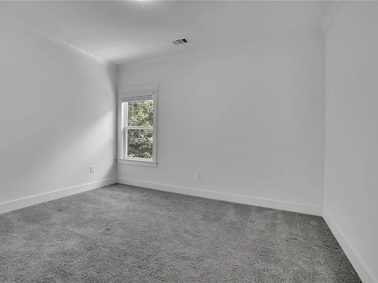 6181 Shoreland Cir — Photo 30