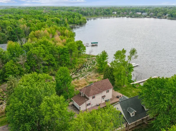 27180 Lakewood Dr NW, Isanti, MN 55040
