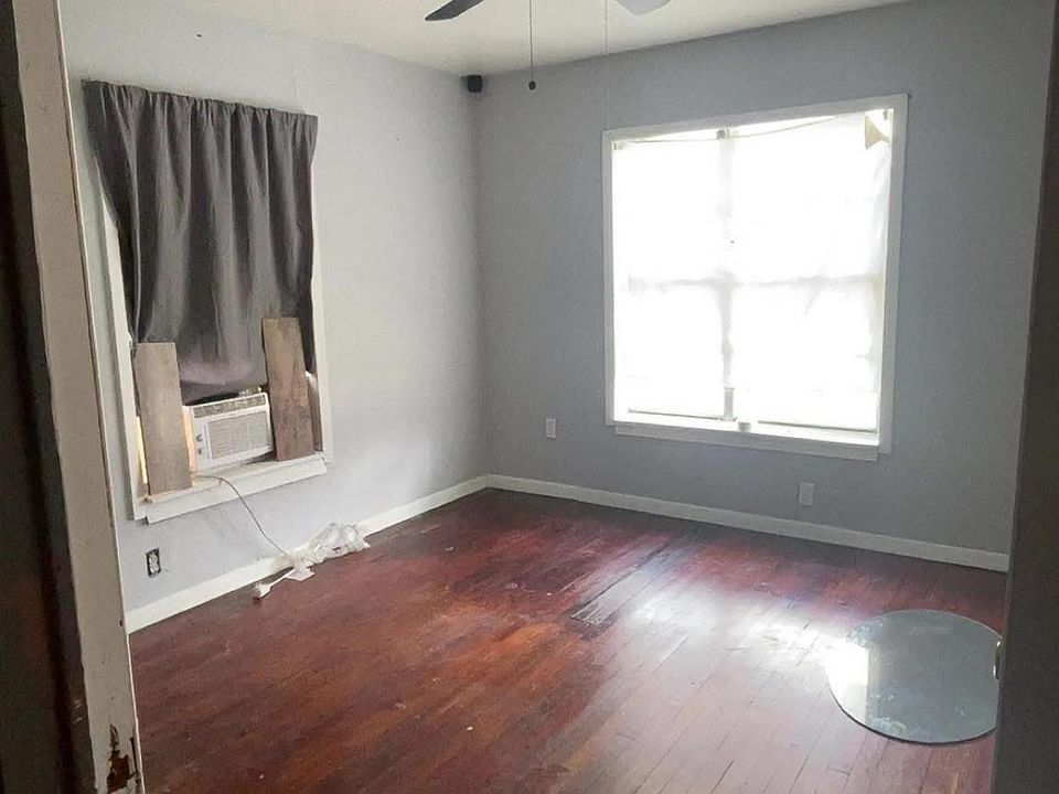 2nd image of 503 Fay Ave
