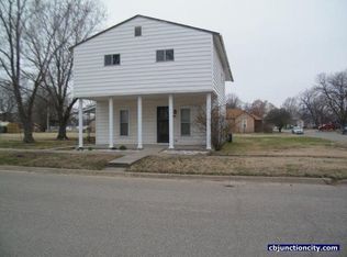 421 Noble St, Chapman, KS 67431