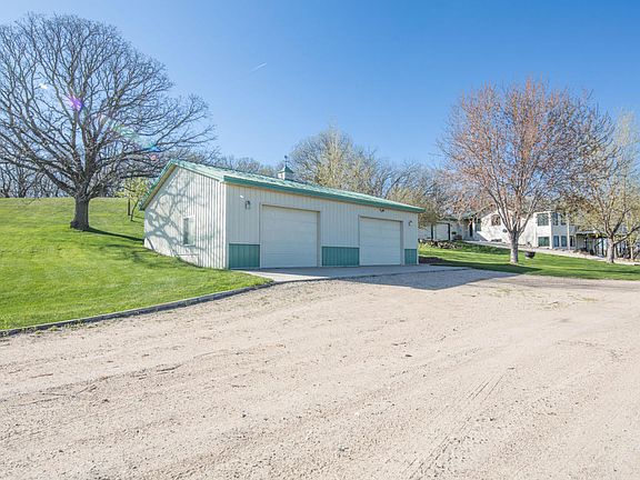 3rd image of 35403 Rolling Hills Dr