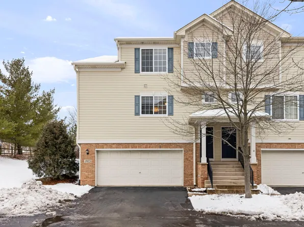 1915 Indian Hill Ln, Aurora, IL 60503