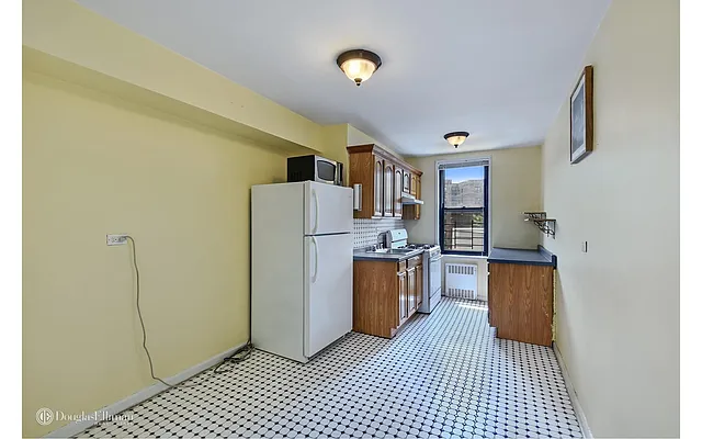 Sold by Douglas Elliman | media 40