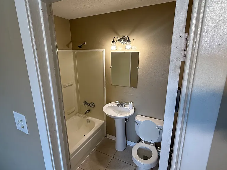 2505 Joy Ann Dr — Photo 8