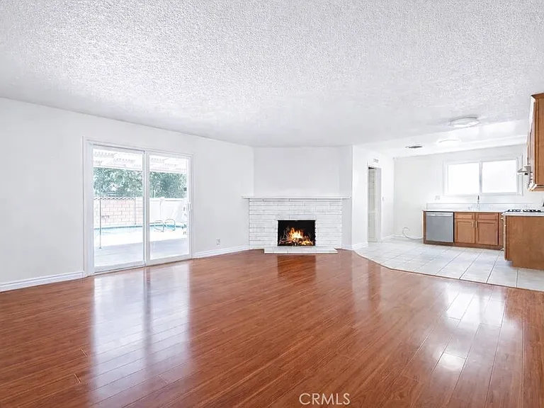 24033 Welby Way — Photo 5