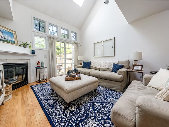 4th image of 32 Red Cedar Road UNIT 32