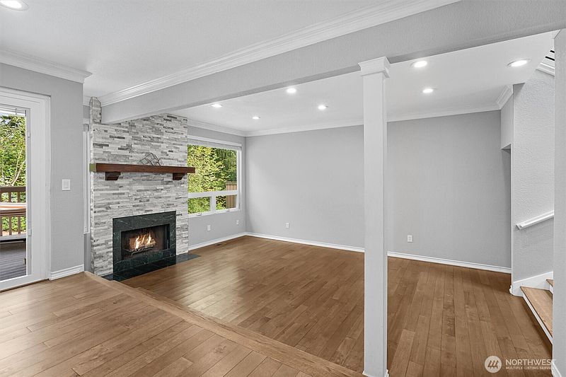 2nd image of 2958 Kennewick Pl Place NE