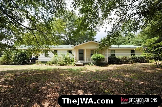 3008 Lawton Ln photo 1