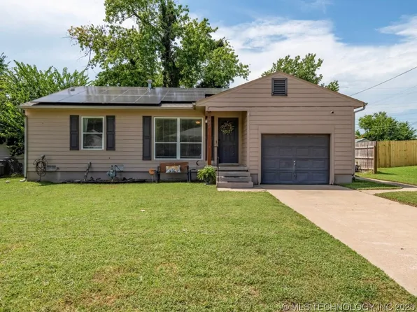 105 Mistletoe Ln, Bartlesville, OK 74003