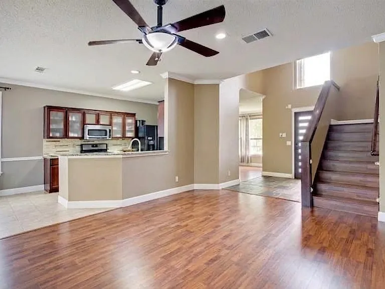 8016 Southern Pine Way — Photo 6