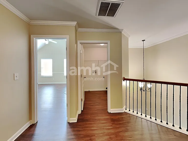 144 Tyre Dr — Photo 10