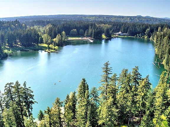 Miles of walking/biking trails around the lake and vibrant Lake Wilderness community events are right at your doorstep--such as fishing derby, carnival, summer concerts, fireworks & more! Watch deer, elk, heron and the eagles soar.  The highly sought-after, award winning Tahoma schools, and easy commuter access make this a truly special place to live. 
