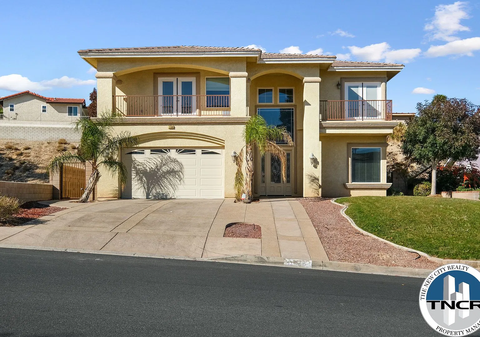 Gorgeous 4 Bedroom | 3.5 Bath — Photo 3