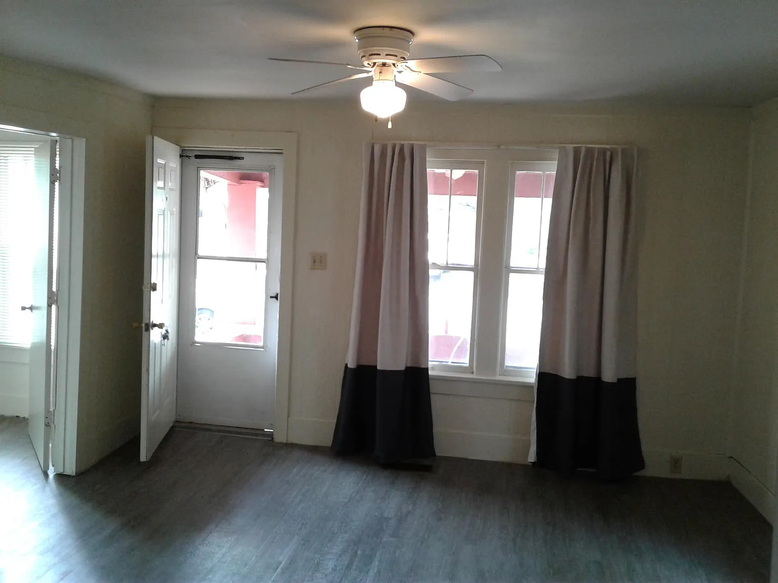 2 bed, 900 sqft, $1,025 — Photo 3