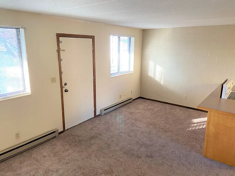 422 N Cedar Ave — Photo 12