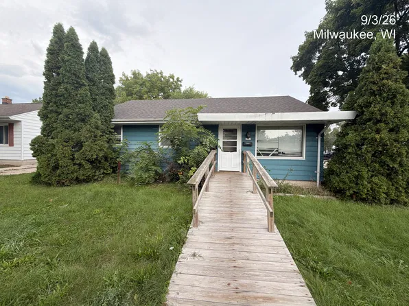 6900 W Tallmadge Pl, Milwaukee, WI 53218