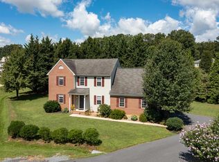 20 Friar Tuck Ct, Waynesboro, VA 22980