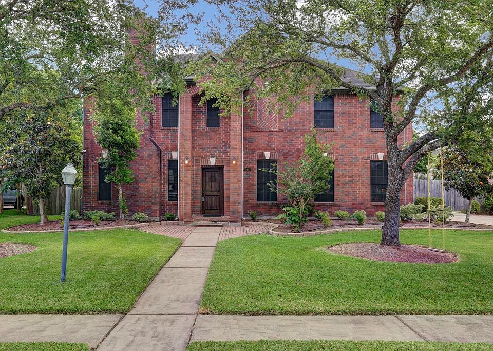 1st image of 2407 Daytona Ct