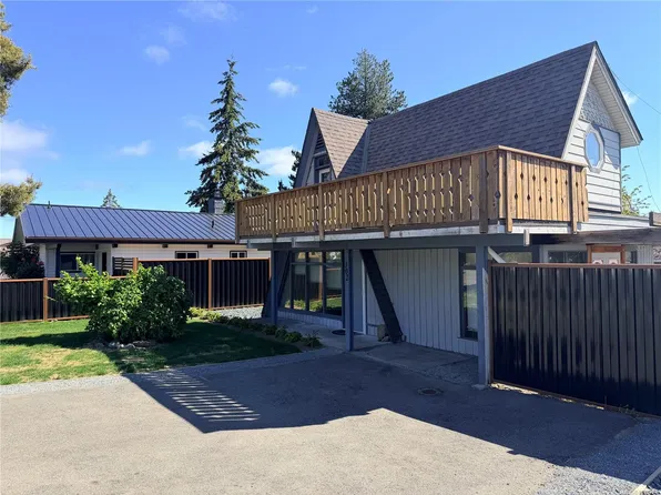 302 Willow St, Parksville, BC V9P 1C7