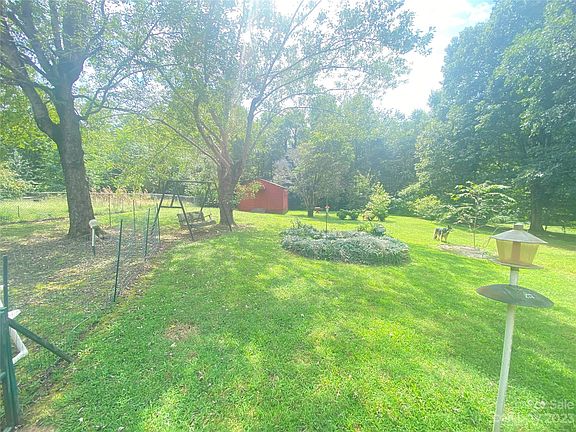 3rd image of 1422 Bushville Dr
