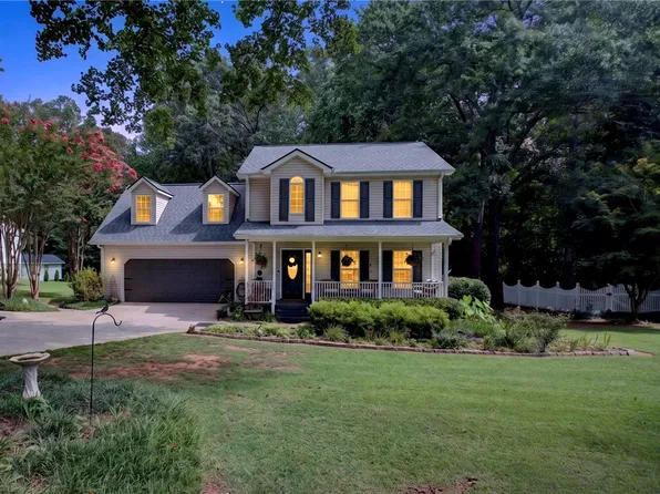 206 Playground Rd, Walhalla, SC 29691