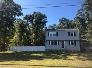 105 S High St, Foxboro, MA 02035