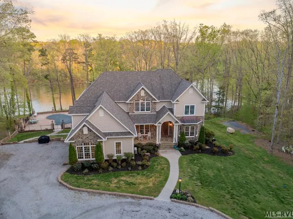 1875 Kingswood Rd, Buffalo Junction, VA 24529