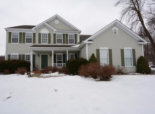 W241N7418 Old Oak Dr, Sussex, WI 53089