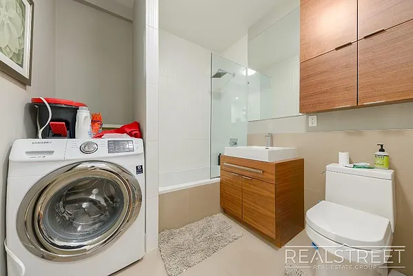 Rented by The Syper Group | media 4