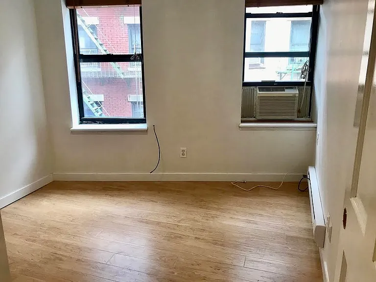9 Pell St #3A — Photo 5