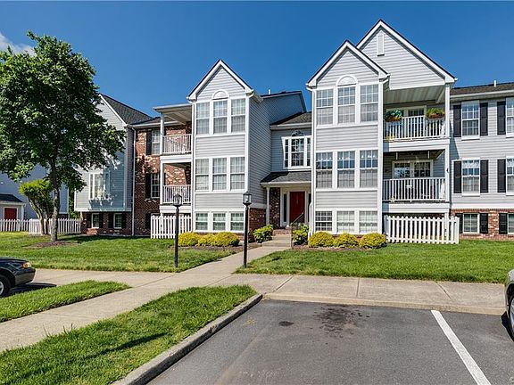 2nd image of 10207 Wolfe Manor Ct Unit 912