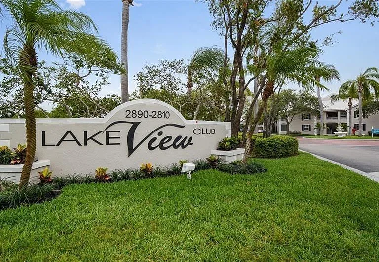 2850 N Oakland Forest Dr #215 — Photo 2