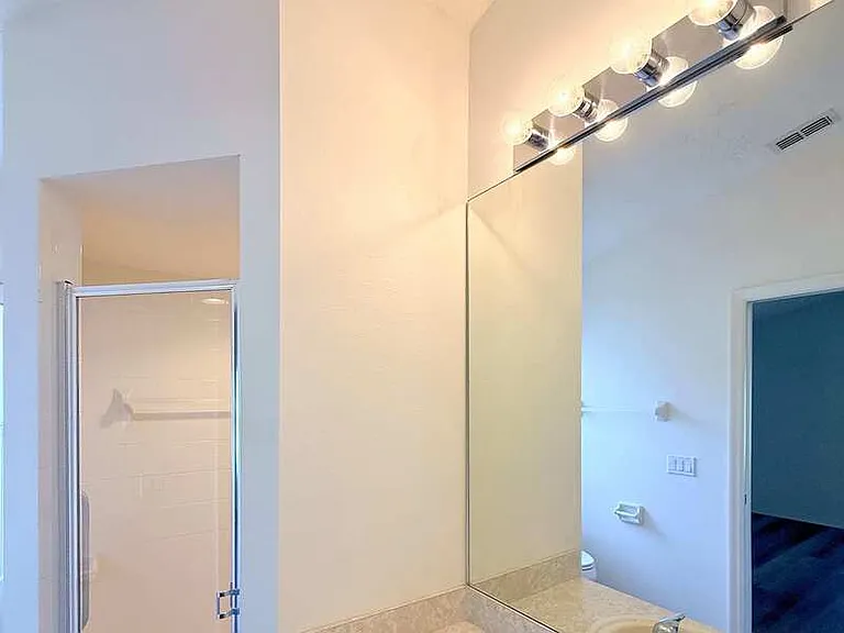 240 Center Oak Cir — Photo 37
