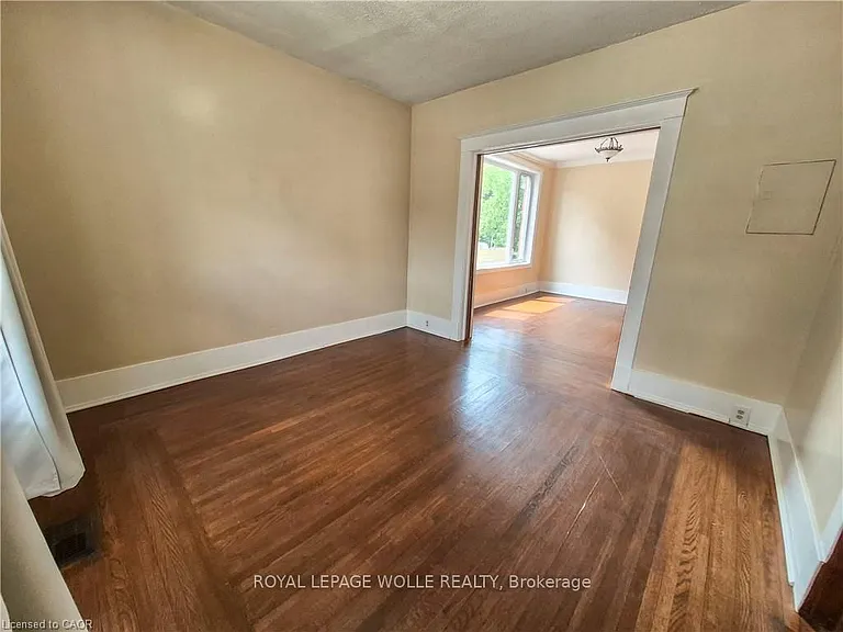 408 Wellington St N #2 — Photo 3