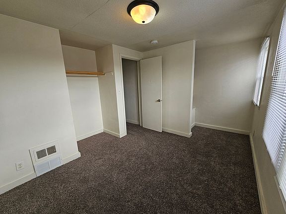 3rd image of 2440-2448 11th Ave SE #2446