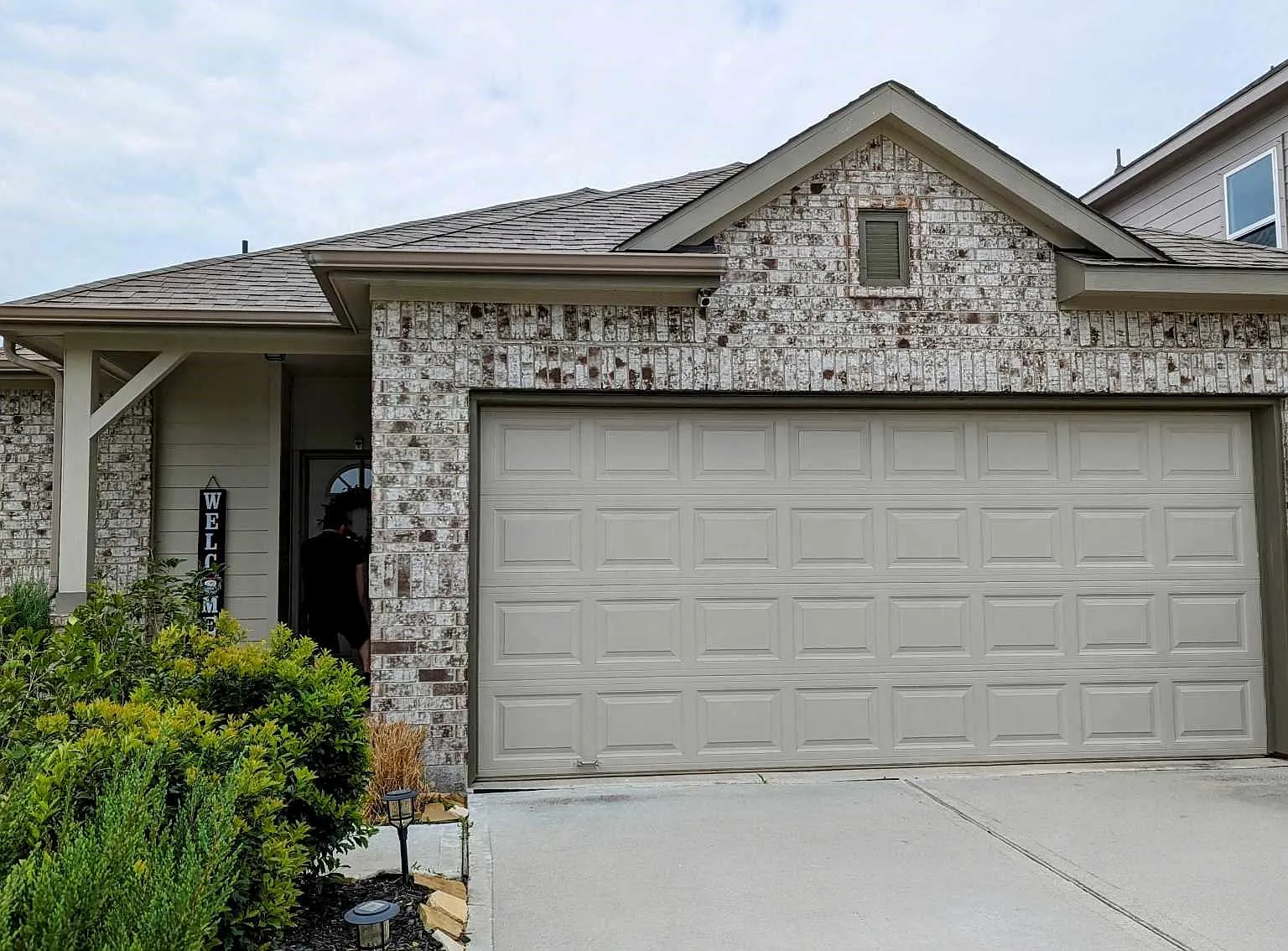 3 bed, 2.0 bath, $2,450 — Photo 1