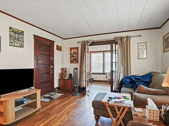 3rd image of 17 Elizabeth St