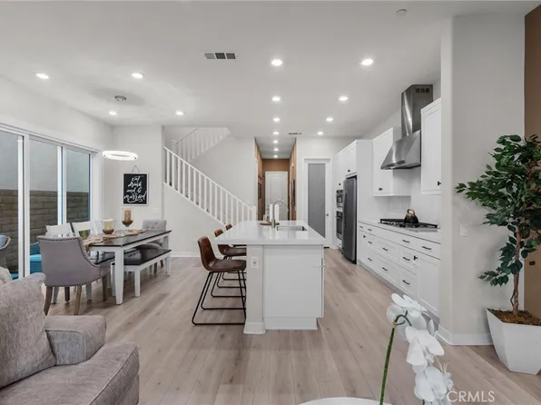 27258 Narrowleaf Willow Ln, Valencia, CA 91381