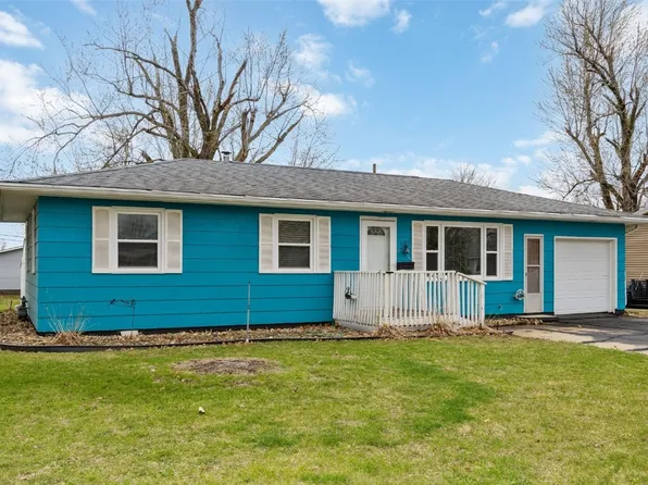 1107 Raney St, Hiawatha, IA 52233