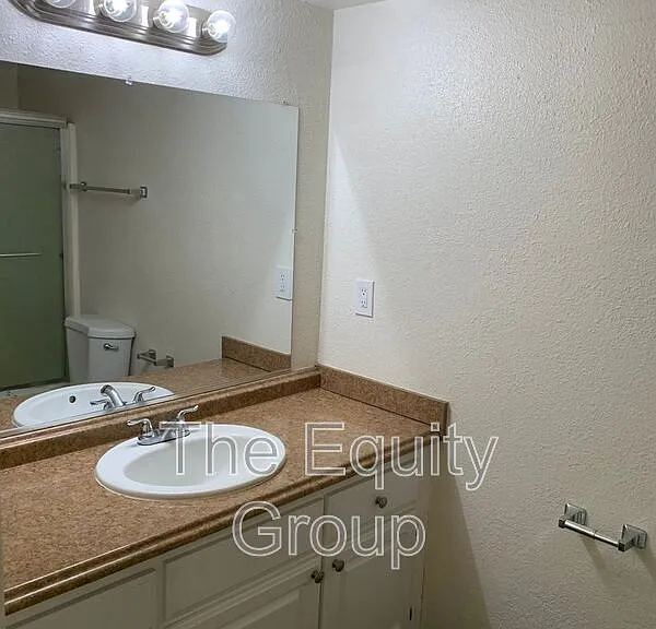 3912 W Meadow Ave — Photo 14