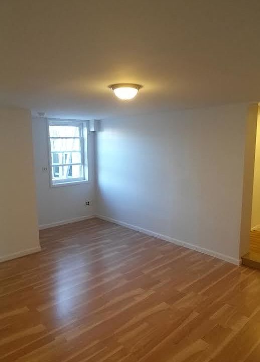 1st image of 10 Verbena Ave