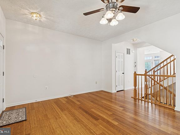 4th image of 8309 Pigeon Fork Ln